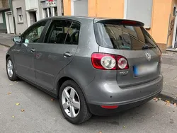 Grau Gebraucht 2005 VW Golf V Kleinwagen | 2.600 € (Guter Preis)