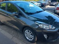 Grau Gebraucht 2018 Ford Fiesta Cool & Connect Kleinwagen | 10.000 € (Fairer Preis)