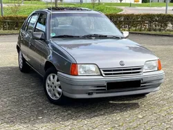 Grau Gebraucht 1990 Opel Kadett Limousine | 3.500 €