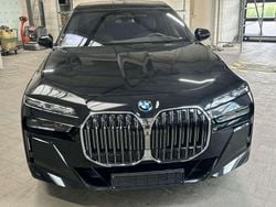 Schwarz (carbonschwarz metallic) Gebraucht 2025 BMW i7 M Sport Limousine | 119.800 € (Fairer Preis)