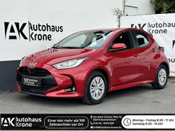 Rot Gebraucht 2023 Toyota Yaris Hybrid Kleinwagen | 17.990 € (Superpreis)