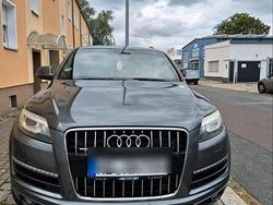 Grau Gebraucht 2010 Audi Q7 SUV | 13.999 € (Teuer)