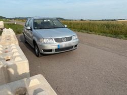 Silber Gebraucht 2001 VW Polo Kleinwagen | 800 € (Guter Preis)