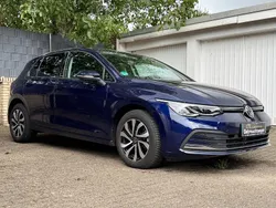 Blau Gebraucht 2022 VW Golf VIII Active Limousine | 17.200 € (Superpreis)