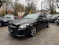 Schwarz Gebraucht 2016 Mercedes CLA180 Limousine | 15.990 € (Fairer Preis)