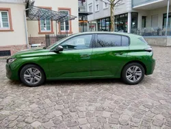 Grün Gebraucht 2021 Peugeot 308 Allure Limousine | 17.500 € (Etwas zu teuer)