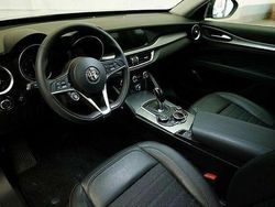 Blau Gebraucht 2018 Alfa Romeo Stelvio Super SUV | 33.349 €