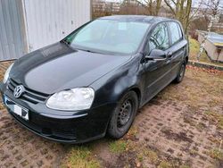 Schwarz Gebraucht 2006 VW Golf V Kleinwagen | 2.300 € (Fairer Preis)