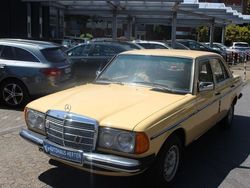 Gelb Gebraucht 1983 Mercedes 200 Limousine | 6.990 €