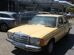 Gelb Gebraucht 1983 Mercedes 200 Limousine | 6.990 €
