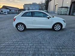 Weiß Gebraucht 2013 Audi A1 Attraction Kleinwagen | 5.200 € (Fairer Preis)