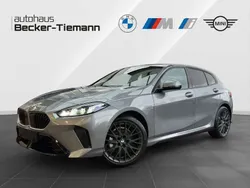 Skyscraper grau Neu 2025 BMW 120 M Sport Kleinwagen | 39.441 € (Fairer Preis)