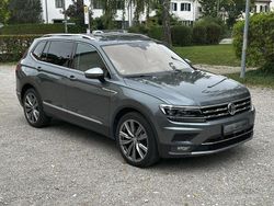 Grau Gebraucht 2018 VW Tiguan Allspace Highline SUV | 25.000 € (Etwas zu teuer)
