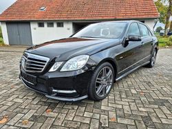 Schwarz Gebraucht 2011 Mercedes E350 AMG line Limousine | 11.900 € (Fairer Preis)