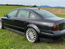 Schwarz Gebraucht 2002 VW Passat Limousine | 1.200 € (Fairer Preis)