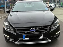 Schwarz Gebraucht 2013 Volvo V60 Summum Kombi | 9.999 € (Fairer Preis)