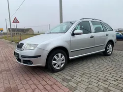 Grau Gebraucht 2005 Skoda Fabia Kombi | 2.990 €