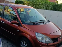 Rot Gebraucht 2008 Renault Scénic II Van / Kleinbus | 2.150 € (Guter Preis)
