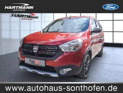 Rot Gebraucht 2019 Dacia Lodgy Stepway Van / Kleinbus | 14.890 € (Etwas zu teuer)