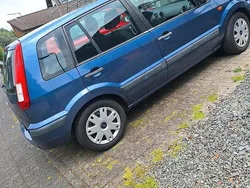 Blau Gebraucht 2006 Ford Fusion Limousine | 1.700 €
