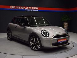Silber Gebraucht 2024 Mini Cooper Favoured Kleinwagen | 27.990 € (Fairer Preis)