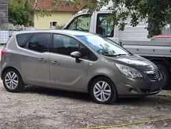 Braun Gebraucht 2011 Opel Meriva Innovation Van / Kleinbus | 4.400 € (Fairer Preis)