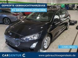 Agate black (metallic) Gebraucht 2020 Ford Focus Cool & Connect Limousine | 11.397 € (Guter Preis)