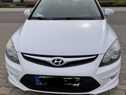 Weiß Gebraucht 2011 Hyundai i30 Style Limousine | 5.599 € (Teuer)