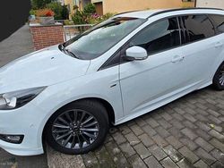 Weiß Gebraucht 2018 Ford Focus ST-Line Kombi | 6.500 € (Superpreis)