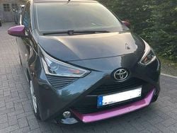 Grau Gebraucht 2020 Toyota Aygo x-style Kleinwagen | 8.500 € (Superpreis)