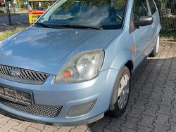 Blau Gebraucht 2007 Ford Fiesta Kleinwagen | 2.250 € (Fairer Preis)