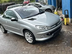 Silber Gebraucht 2004 Peugeot 206 CC S16 Cabrio | 1.300 € (Guter Preis)