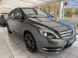 Mountaingrau Gebraucht 2012 Mercedes B200 Van / Kleinbus | 13.999 € (Fairer Preis)