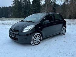 Schwarz Gebraucht 2010 Toyota Yaris Kleinwagen | 3.200 € (Guter Preis)