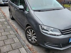 Grau Gebraucht 2014 VW Sharan Van / Kleinbus | 14.500 € (Fairer Preis)
