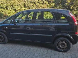 Schwarz Gebraucht 2003 Opel Meriva Cosmo Van / Kleinbus | 1.400 € (Fairer Preis)