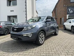 Blau Gebraucht 2015 Kia Sportage FIFA World Cup Edition SUV | 11.490 € (Fairer Preis)