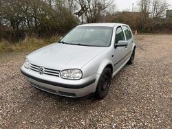 Silber Gebraucht 2003 VW Golf IV Kleinwagen | 1.600 € (Fairer Preis)