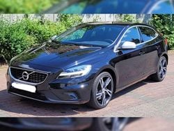 Schwarz Gebraucht 2019 Volvo V40 R-Design Kombi | 16.750 € (Fairer Preis)