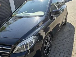 Schwarz Gebraucht 2014 Mercedes B180 Urban Van / Kleinbus | 10.900 € (Guter Preis)