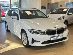 Weiß Gebraucht 2021 BMW 320e Advantage Kombi | 26.300 € (Fairer Preis)