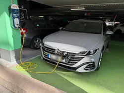 Grau Gebraucht 2023 VW Arteon R-line Kombi | 39.500 € (Teuer)