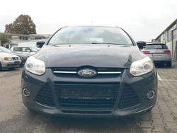 Grau Gebraucht 2011 Ford Focus Titanium Kombi | 2.100 € (Guter Preis)