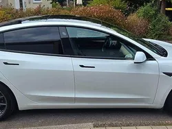Weiß Gebraucht 2021 Tesla Model 3 Long Range AWD Limousine | 26.900 € (Fairer Preis)