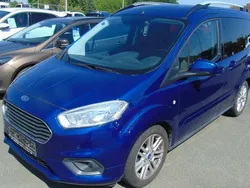 Blau Gebraucht 2019 Ford Tourneo Courier Titanium Van / Kleinbus | 11.245 € (Superpreis)