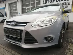 Grau Gebraucht 2011 Ford Focus Trend Limousine | 1.900 € (Guter Preis)