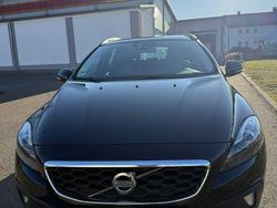 Schwarz Gebraucht 2013 Volvo V40 CC Summum Kombi | 8.800 €