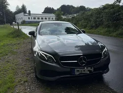 Grau Gebraucht 2018 Mercedes E350 Coupé | 33.000 €
