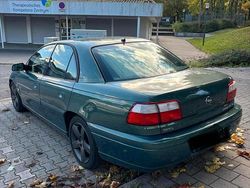 Grün Gebraucht 2001 Opel Omega Design Edition Limousine | 5.099 € (Fairer Preis)