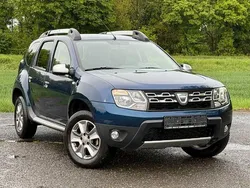 Blau Gebraucht 2015 Dacia Duster Celebration SUV | 7.490 € (Guter Preis)